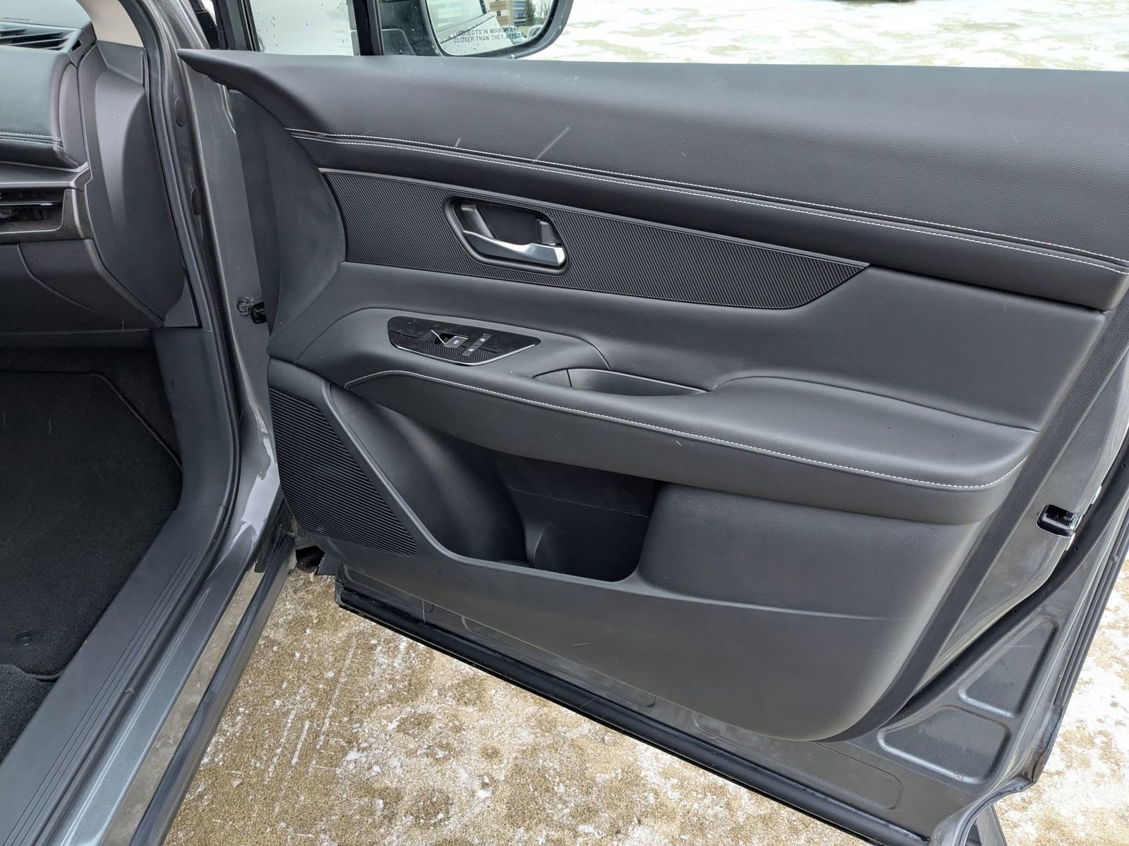 Used 2025 Nissan Murano SV image 30