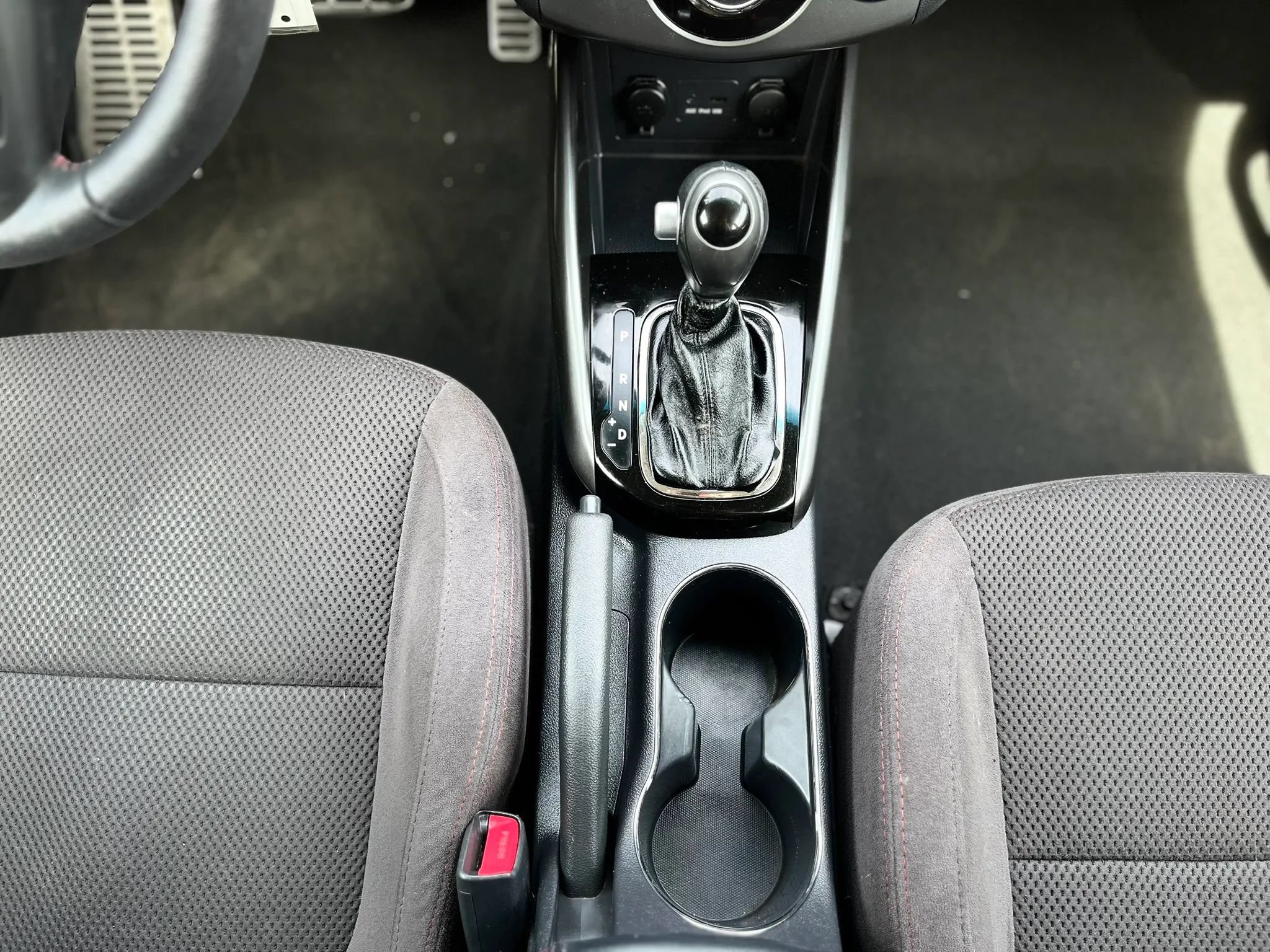 Used 2012 Kia Forte Koup SX FWD image 18