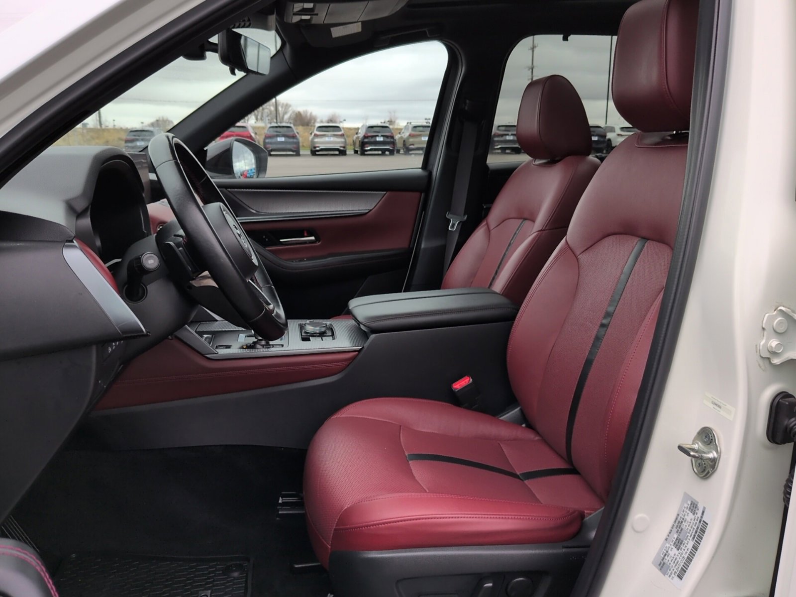 Certified 2025 MAZDA CX-70 Plug-In Hybrid w/ Premium Plus image 11