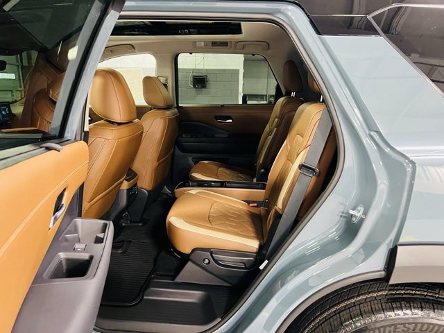 New 2026 Nissan Pathfinder Platinum image 29