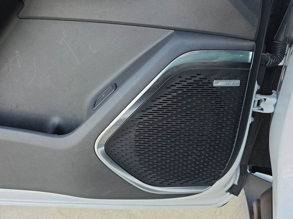 Used 2025 GMC Acadia Elevation image 25