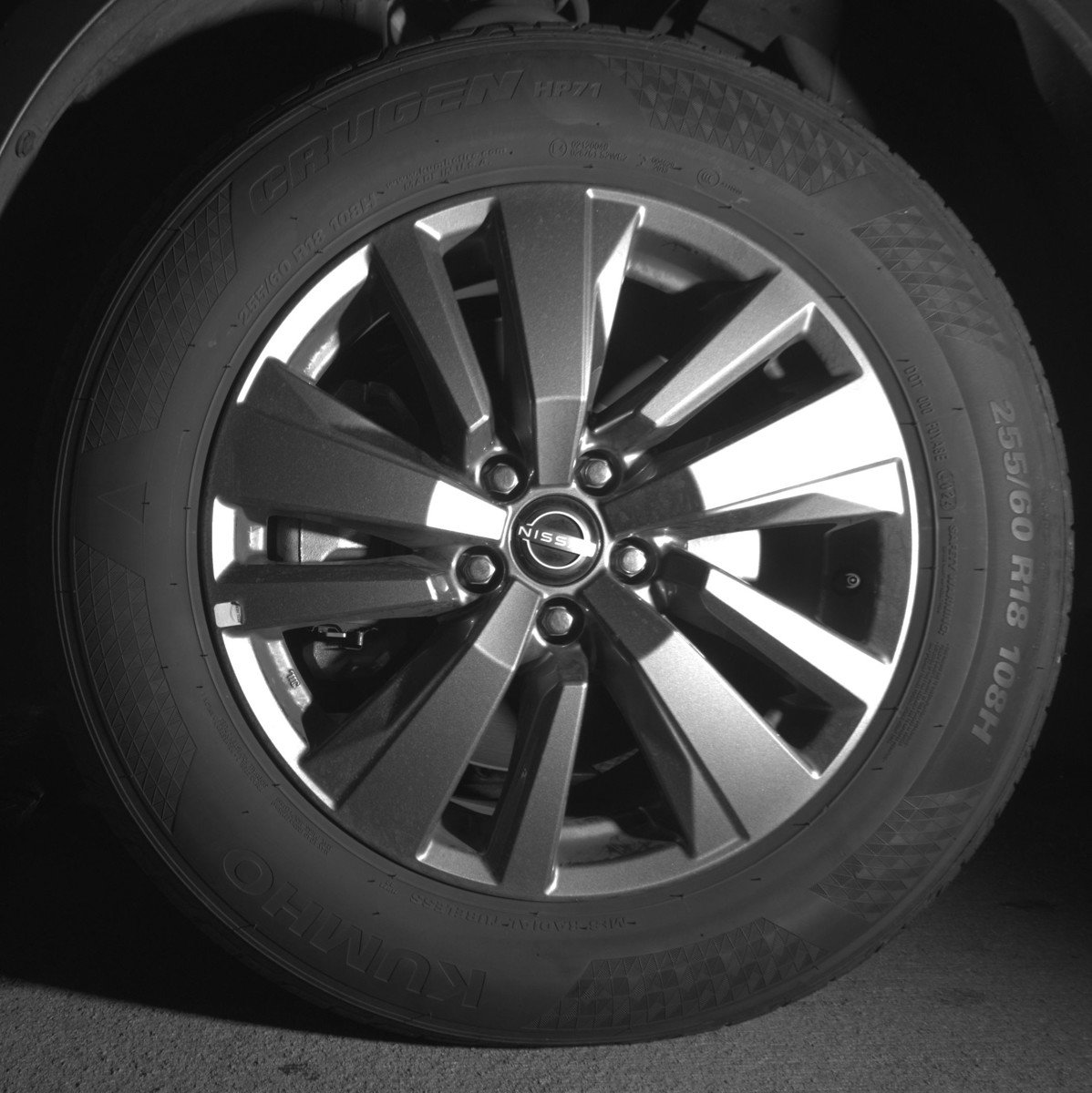 Used 2025 Nissan Pathfinder SV image 12