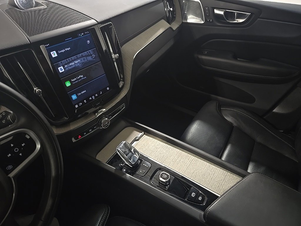 Used 2022 Volvo XC60 T8 Inscription w/ Advanced Package image 11