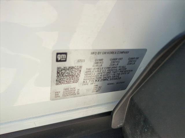 Used 2024 Chevrolet Trax ACTIV w/ Sunroof Package FWD image 24