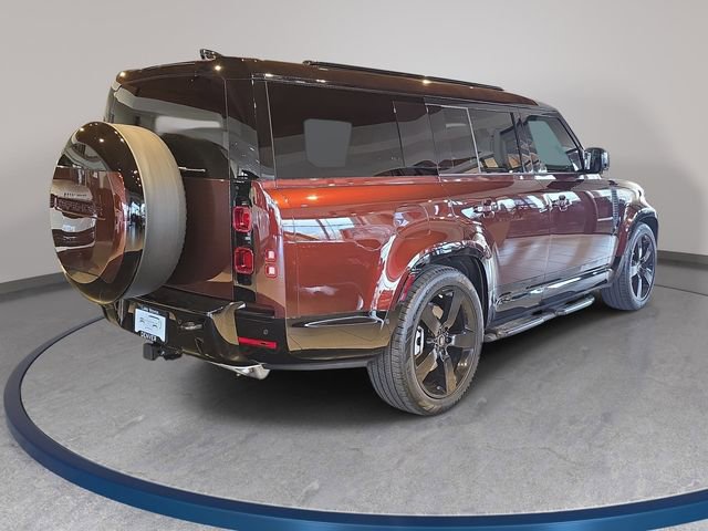 New 2025 Land Rover Defender 130 X-Dynamic SE image 5