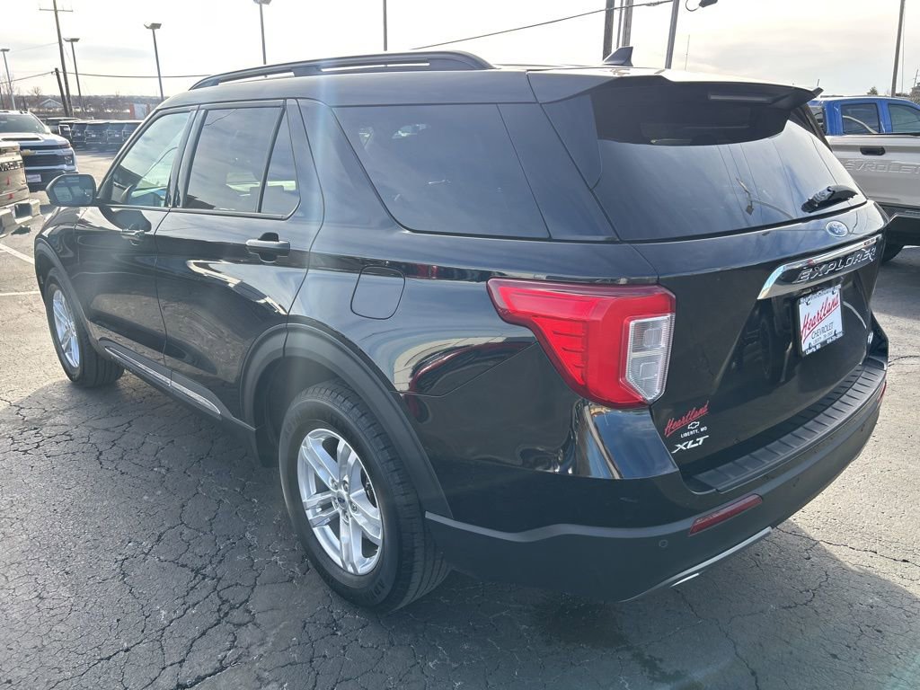 Used 2023 Ford Explorer XLT w/ Equipment Group 202A image 7