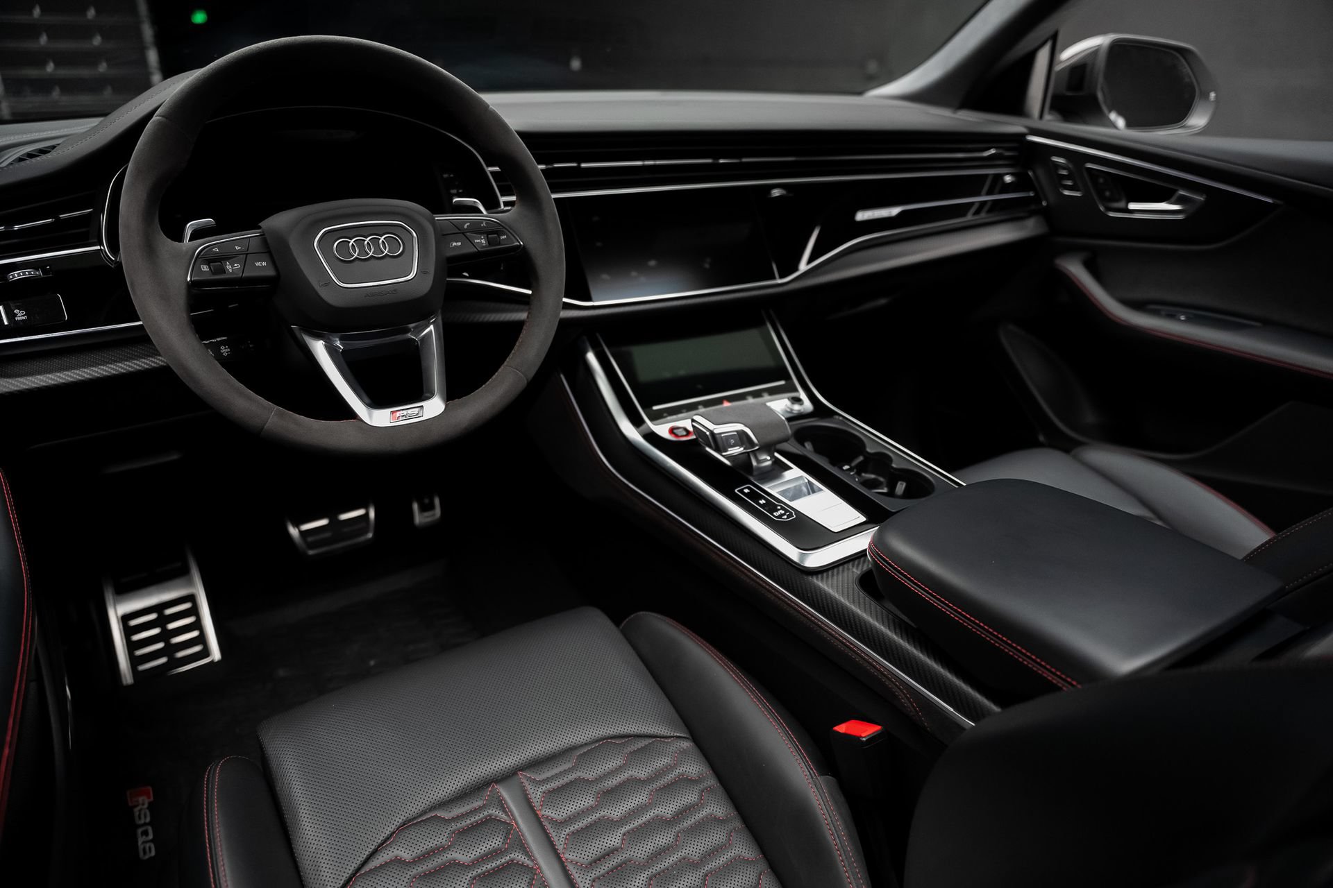 Used 2023 Audi RS Q8 AWD/4WD image 2