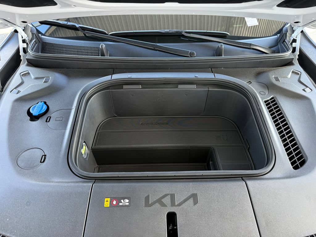 New 2026 Kia EV9 Land w/ Nightfall Edition Package AWD/4WD image 10