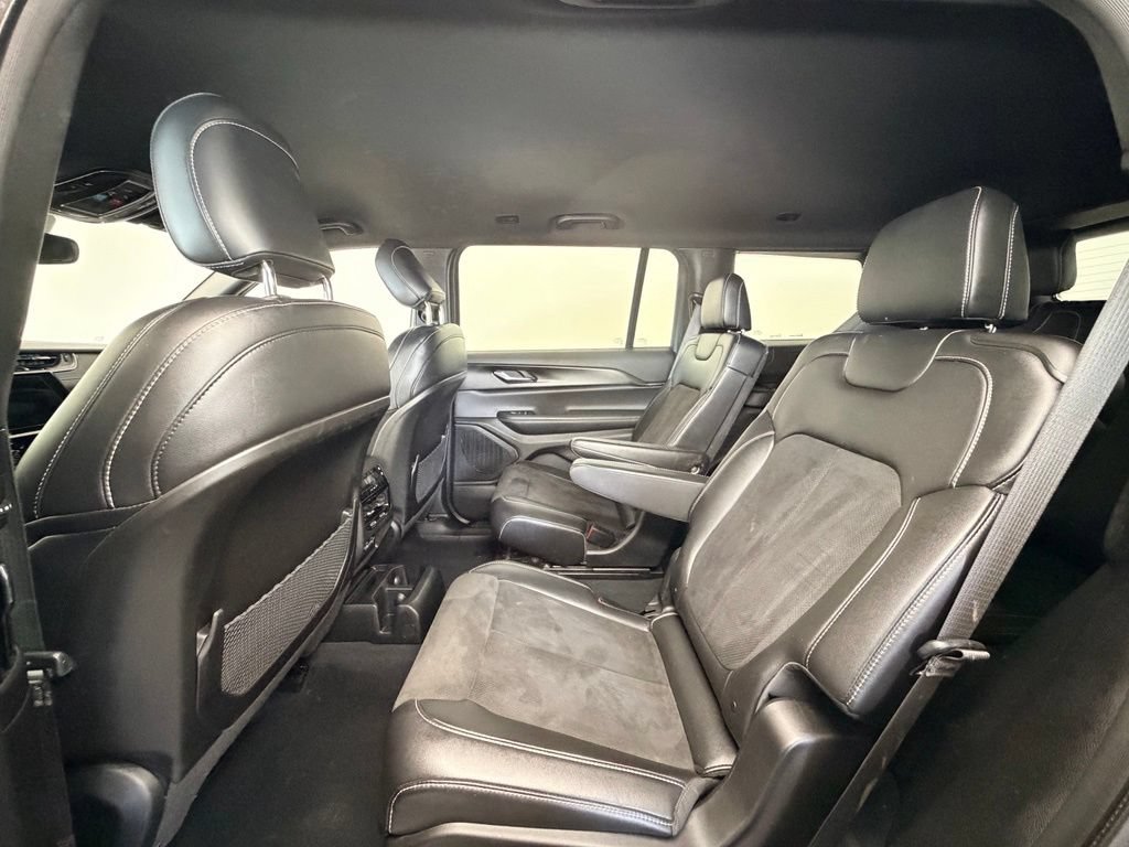Used 2023 Jeep Grand Cherokee L Laredo AWD/4WD image 5