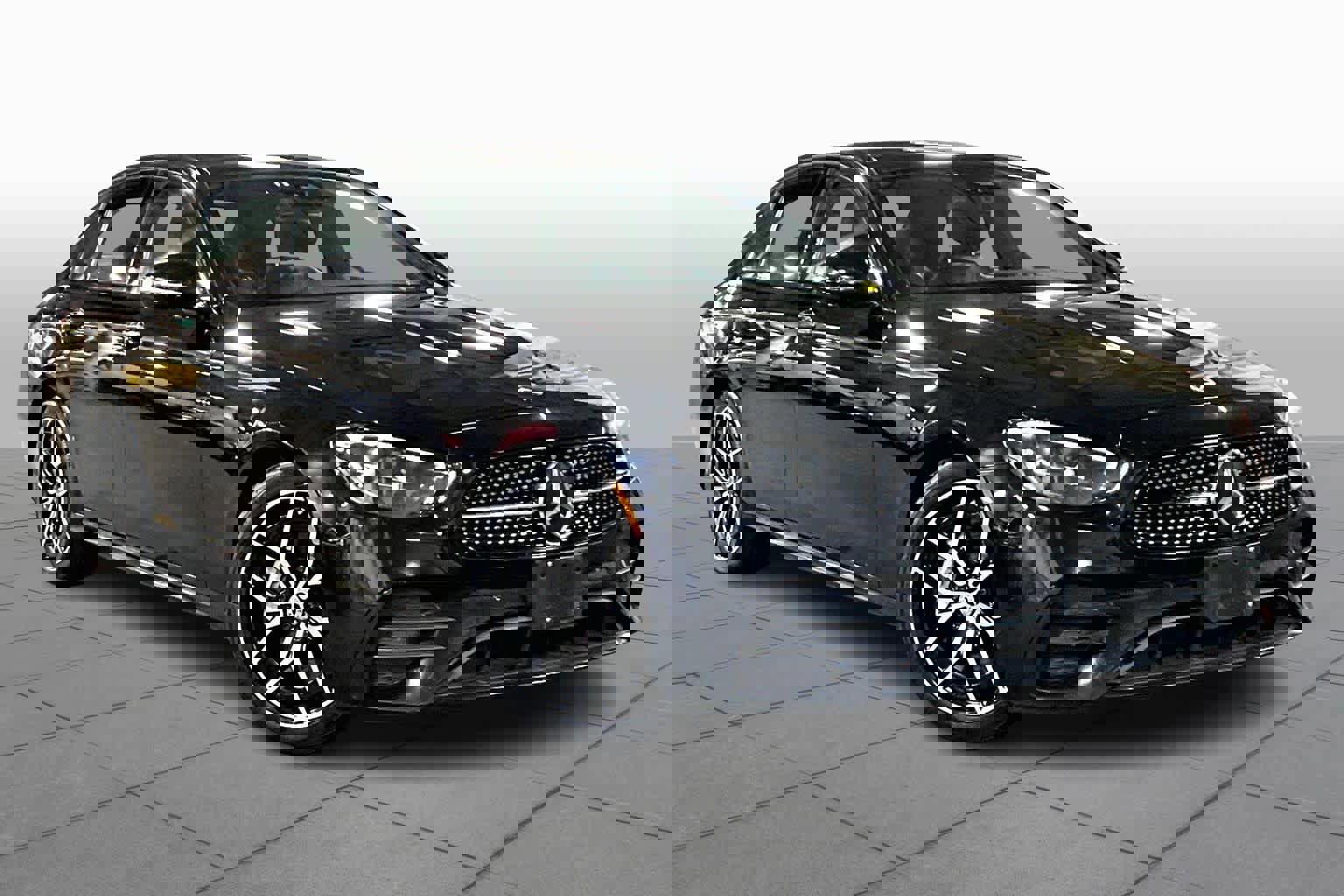 Used 2022 Mercedes-Benz E 350 Sedan image 3