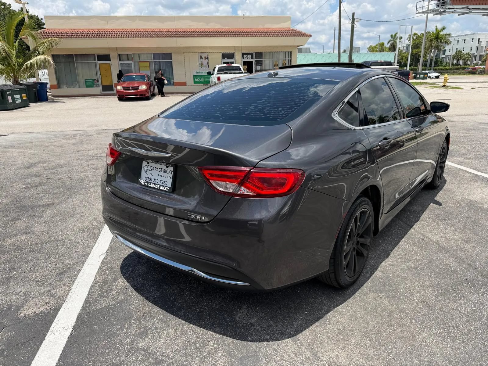 Used 2015 Chrysler 200 Limited w/ Convenience Group FWD image 5