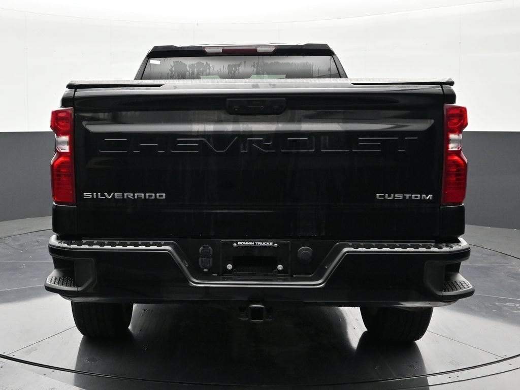 Used 2023 Chevrolet Silverado 1500 Custom RWD image 4