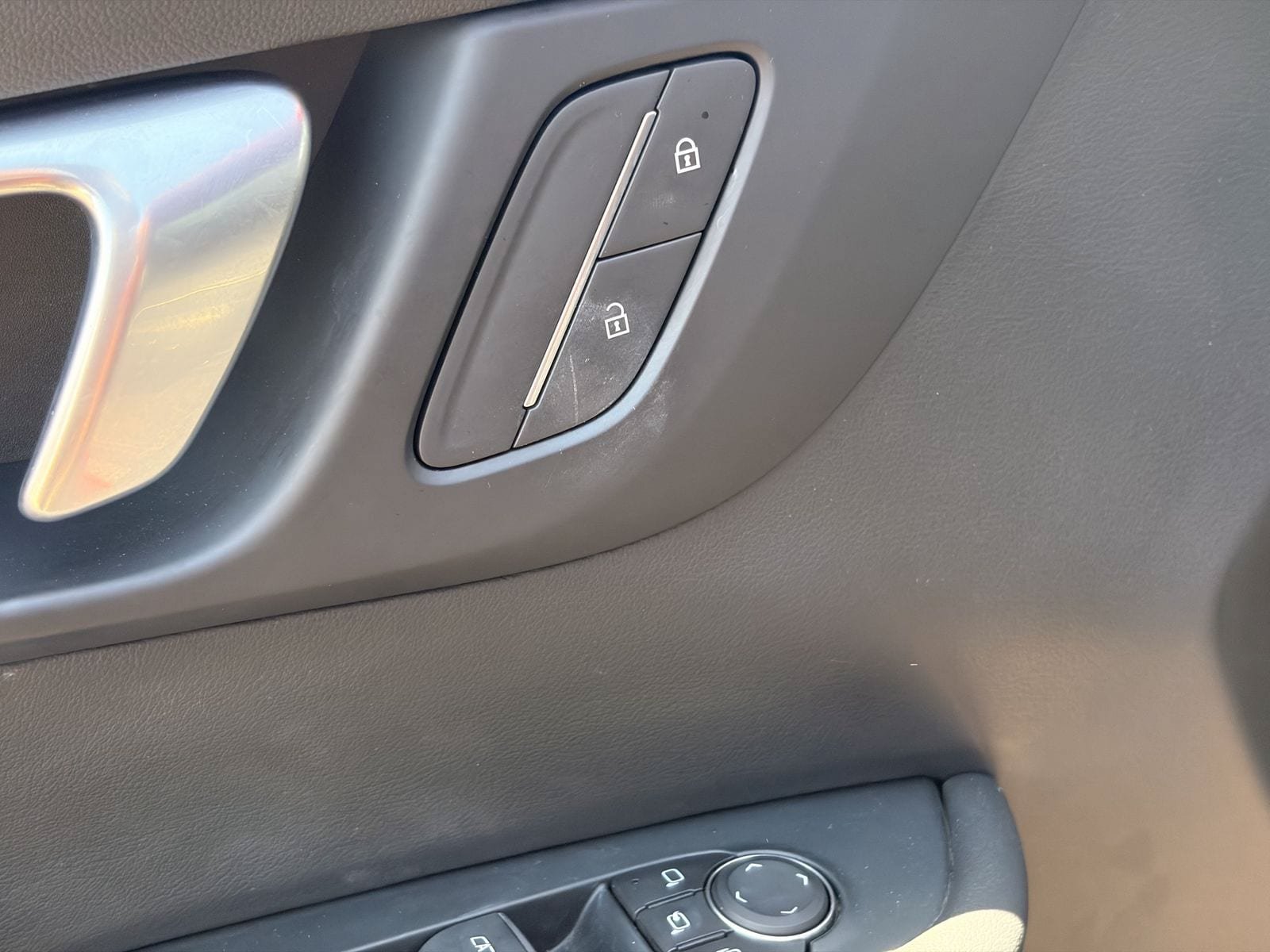 Used 2025 Buick Enclave Sport Touring FWD image 19