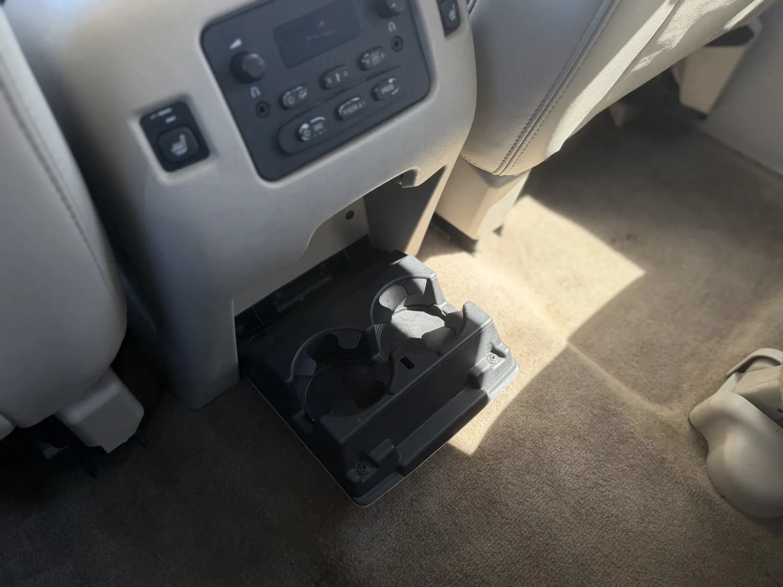 Used 2005 Cadillac Escalade AWD image 35