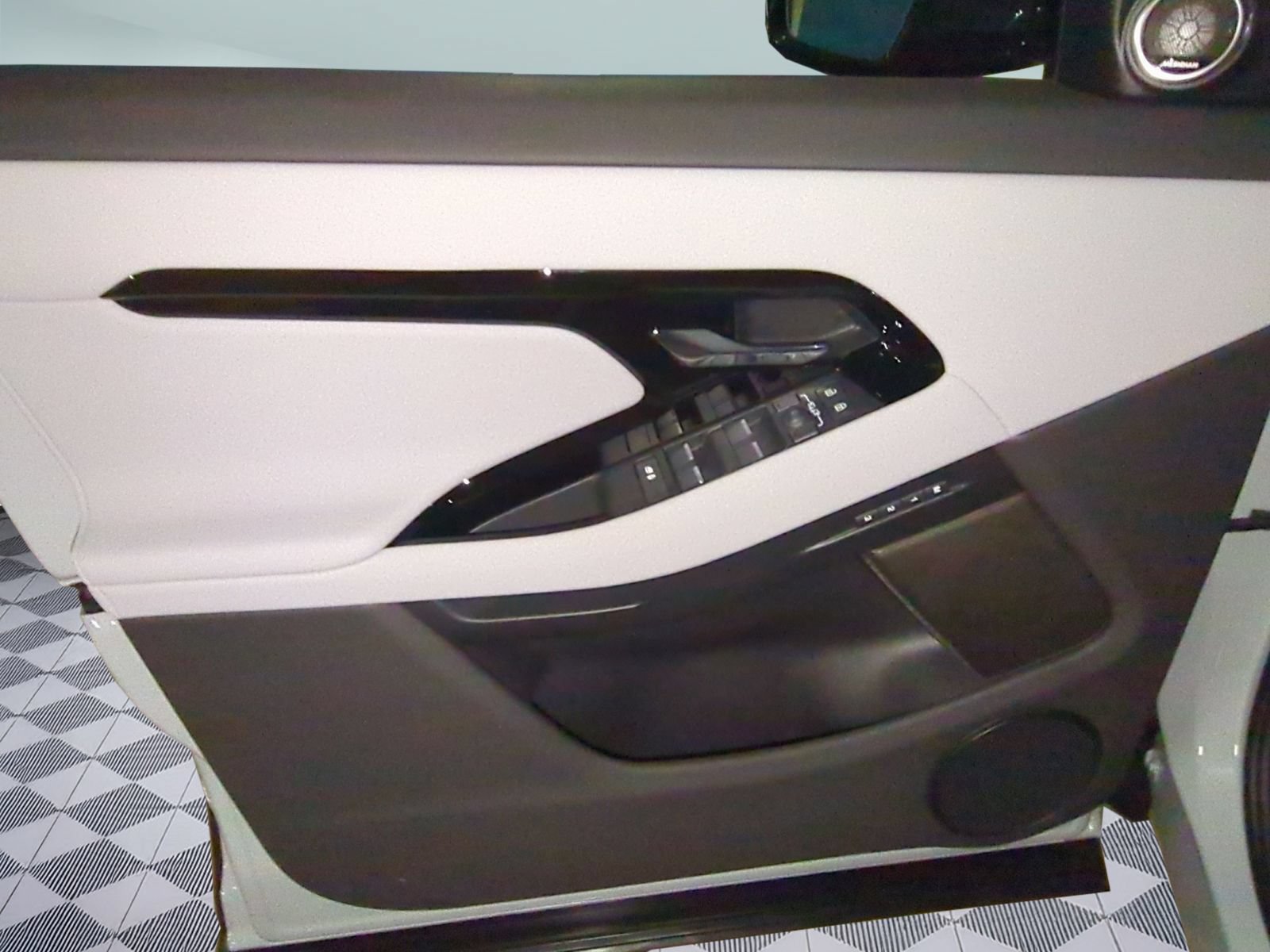 New 2026 Land Rover Range Rover Evoque S AWD/4WD image 11