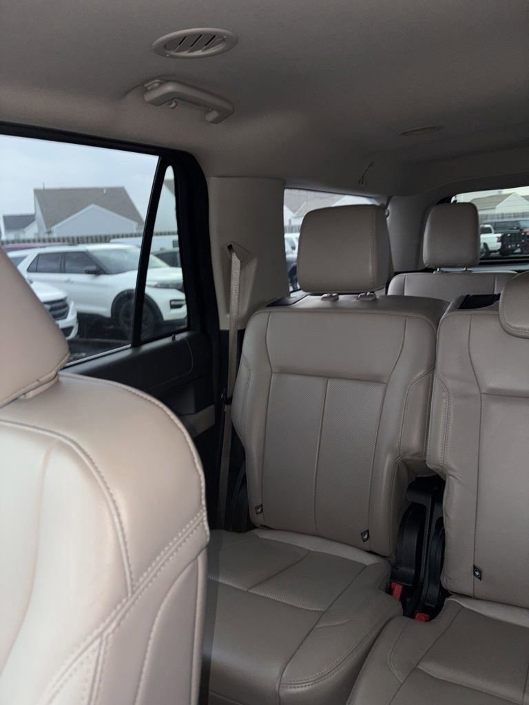 Certified 2023 Ford Expedition Max XLT image 4