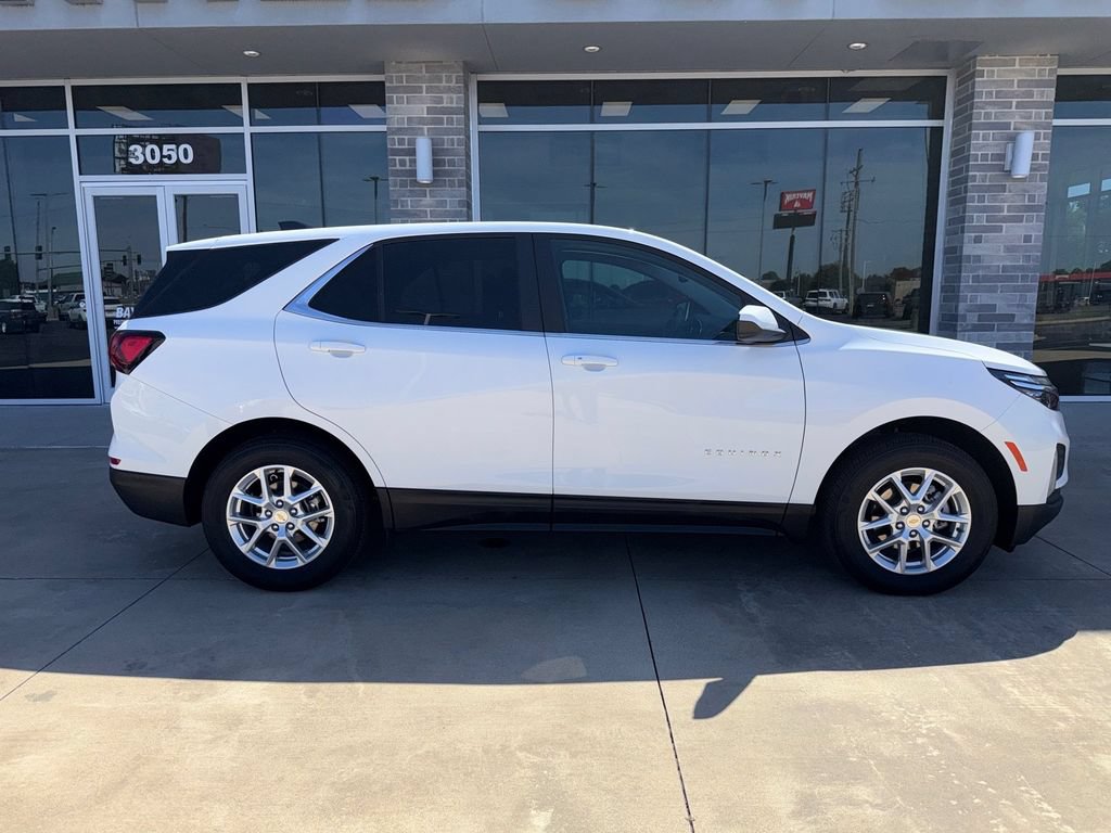 Used 2024 Chevrolet Equinox LT AWD/4WD image 3