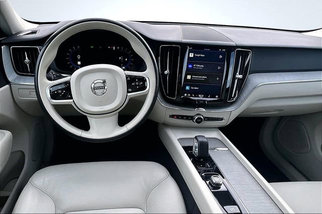 Used 2023 Volvo XC60 B5 Plus image 8