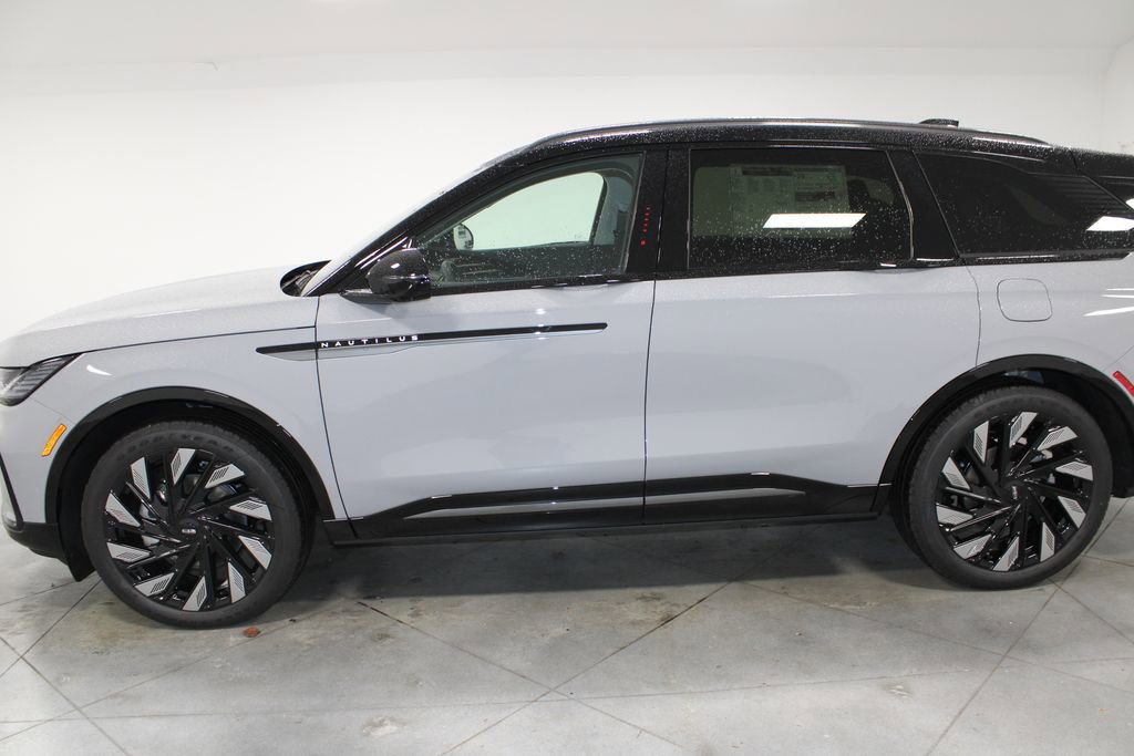 New 2026 Lincoln Nautilus Reserve w/ Jet Appearance Package image 5