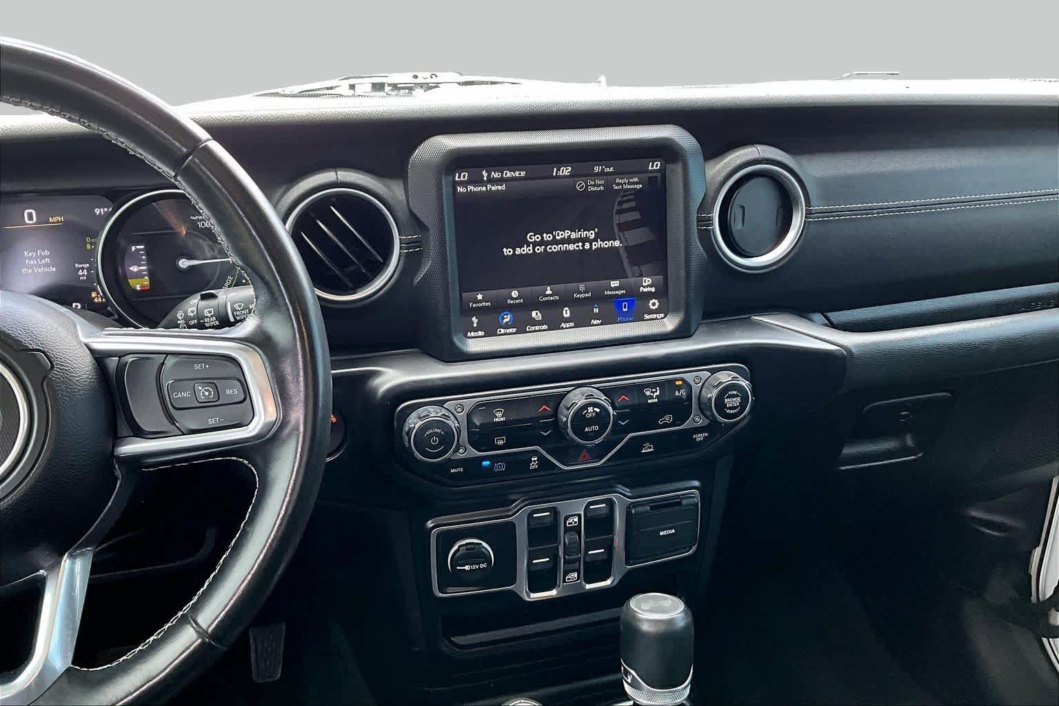 Used 2022 Jeep Wrangler Unlimited Sahara AWD/4WD image 7