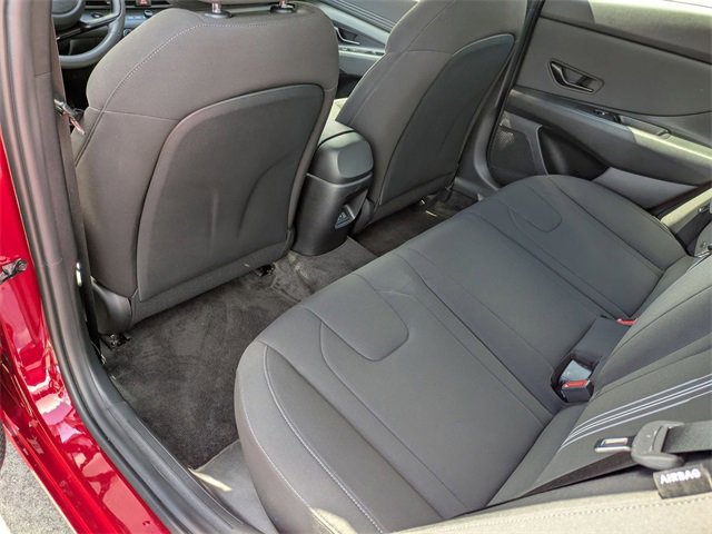 Certified 2025 Hyundai Elantra SEL image 35