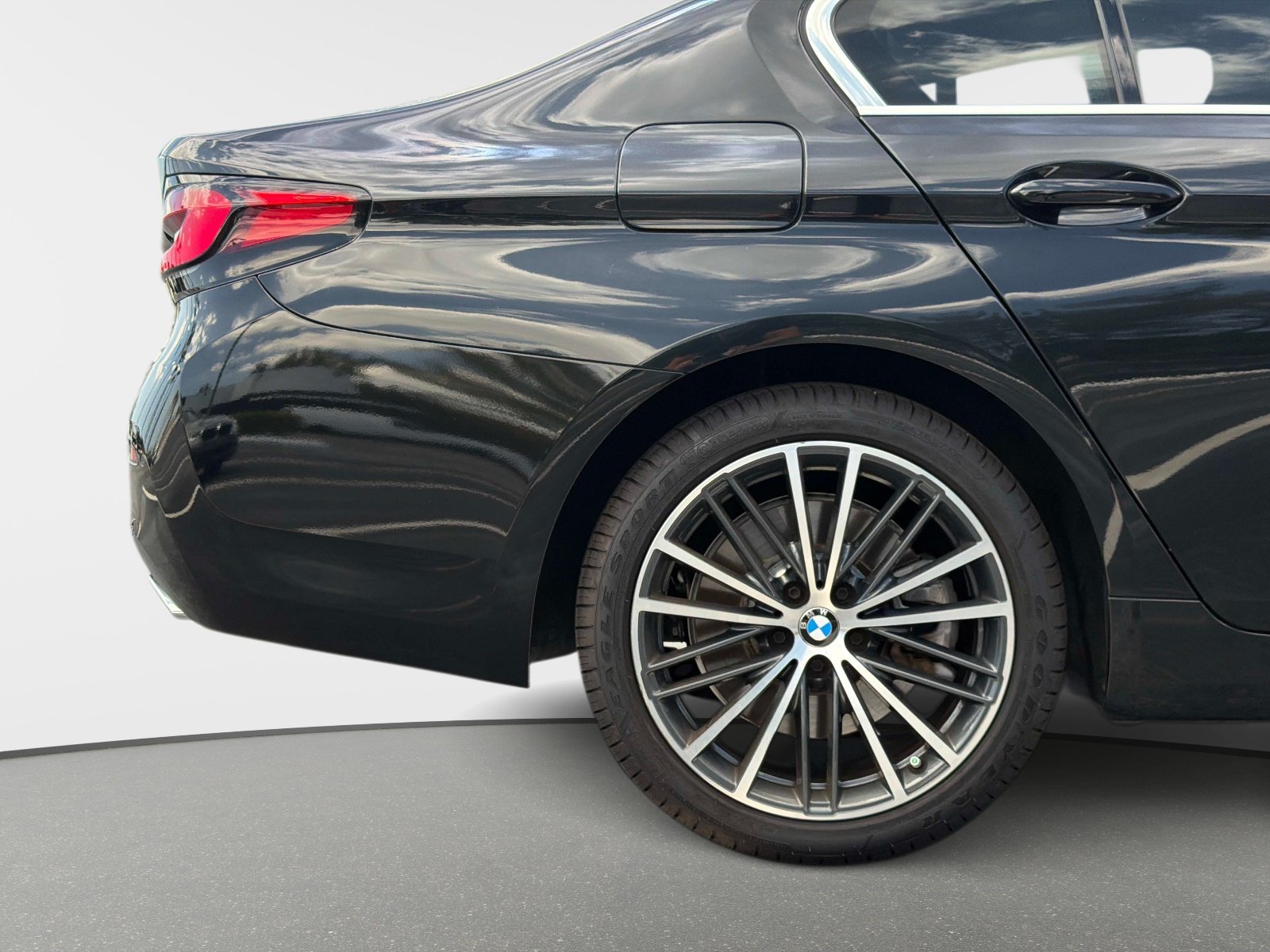 Used 2023 BMW 540i xDrive w/ Premium Package AWD/4WD image 20