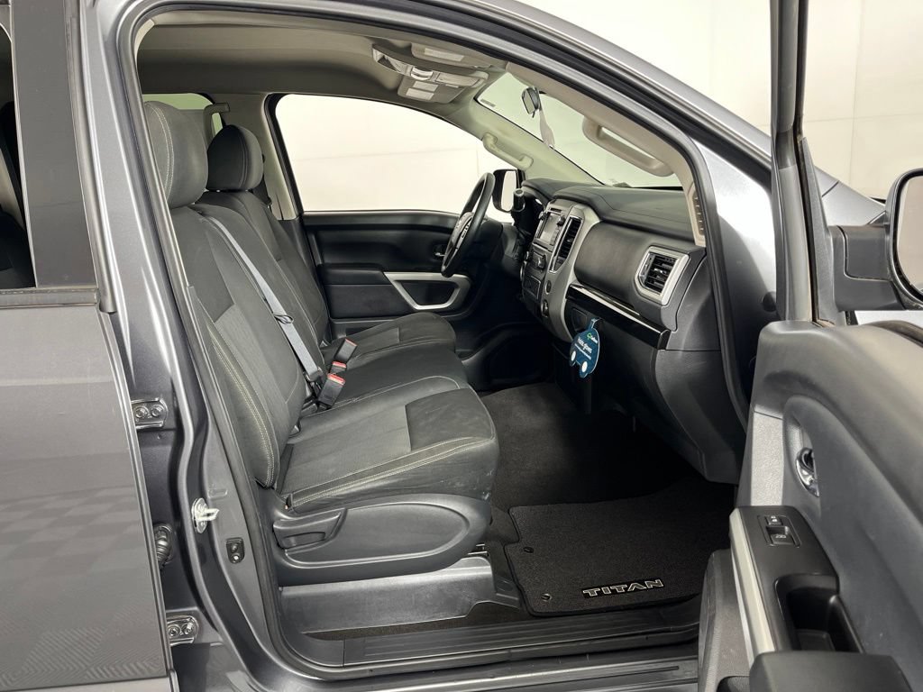 Used 2019 Nissan Titan SV RWD image 6