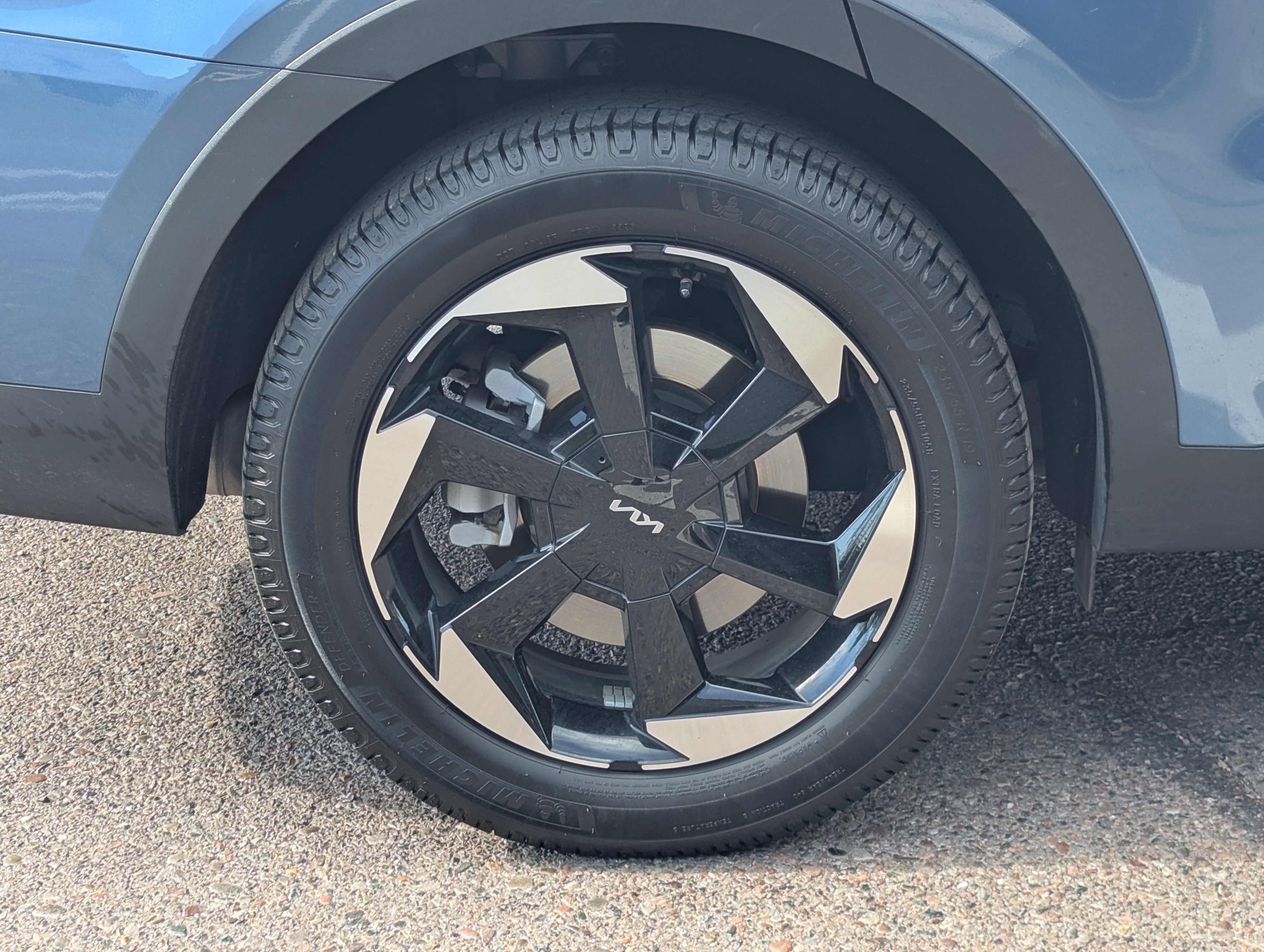 Certified 2025 Kia Sorento EX image 7