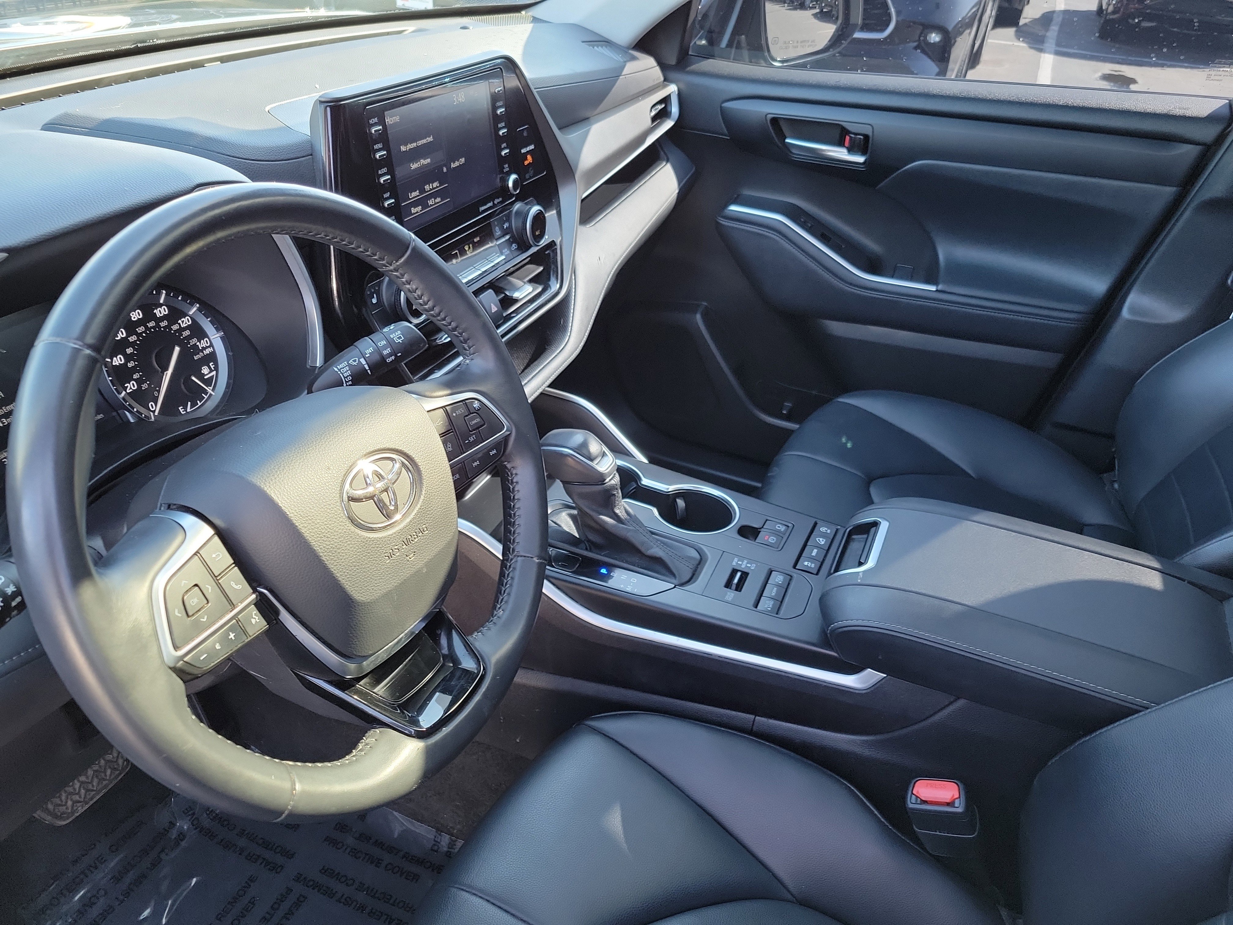 Used 2021 Toyota Highlander XLE image 21