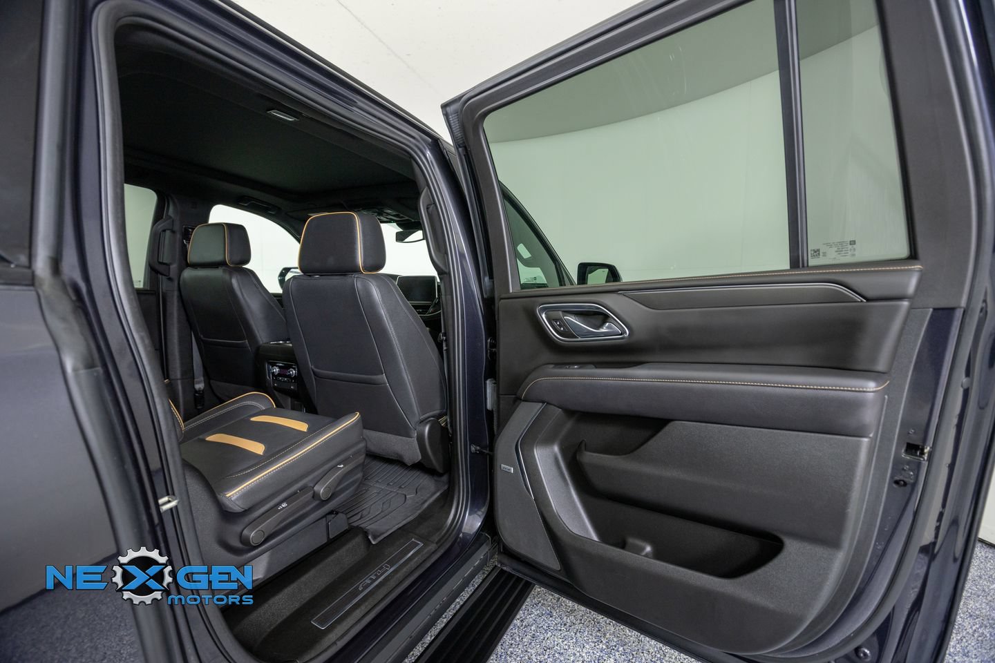 Used 2023 GMC Yukon XL AT4 w/ AT4 Premium Package AWD/4WD image 40