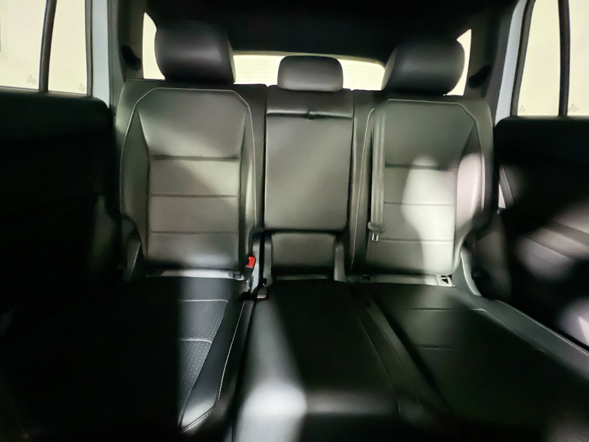 Used 2021 Volkswagen Tiguan SE R-Line image 33