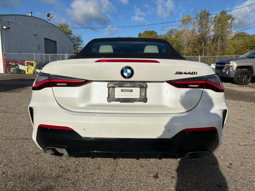 Used 2021 BMW M440i Convertible w/ Premium Package image 4