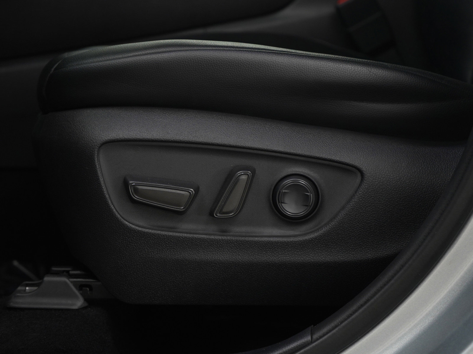 Used 2021 Toyota Highlander XLE image 24