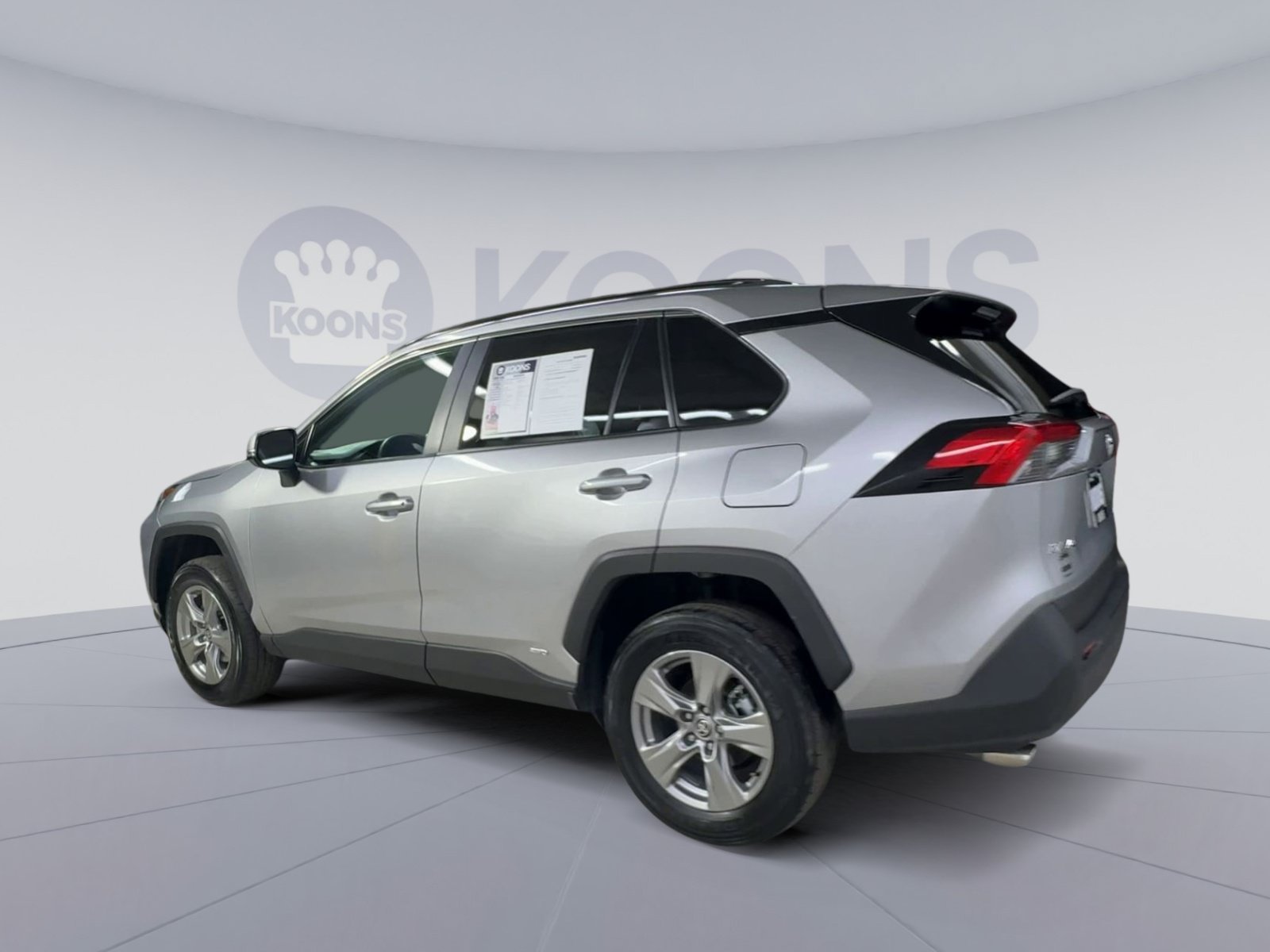 Used 2024 Toyota RAV4 LE AWD/4WD image 8