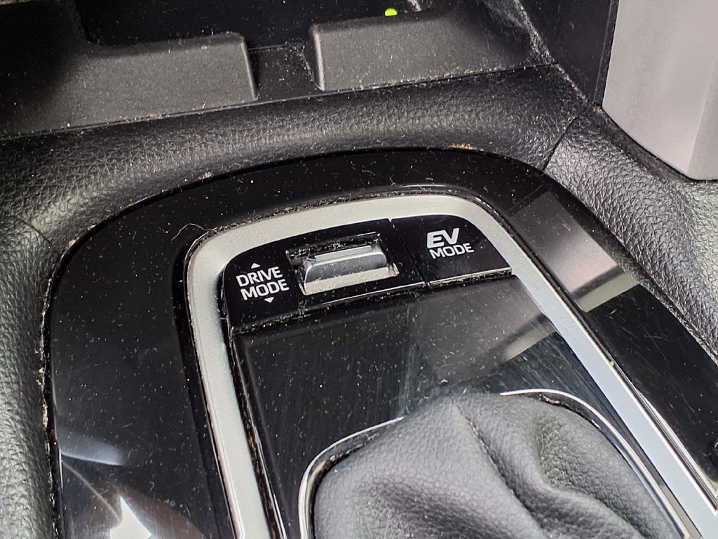 Used 2025 Toyota Corolla Cross AWD Hybrid w/ Moonroof Package image 27