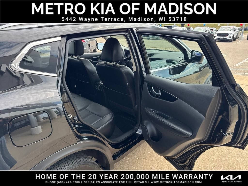 Used 2022 Nissan Rogue Sport SL w/ Premium Package AWD/4WD image 32