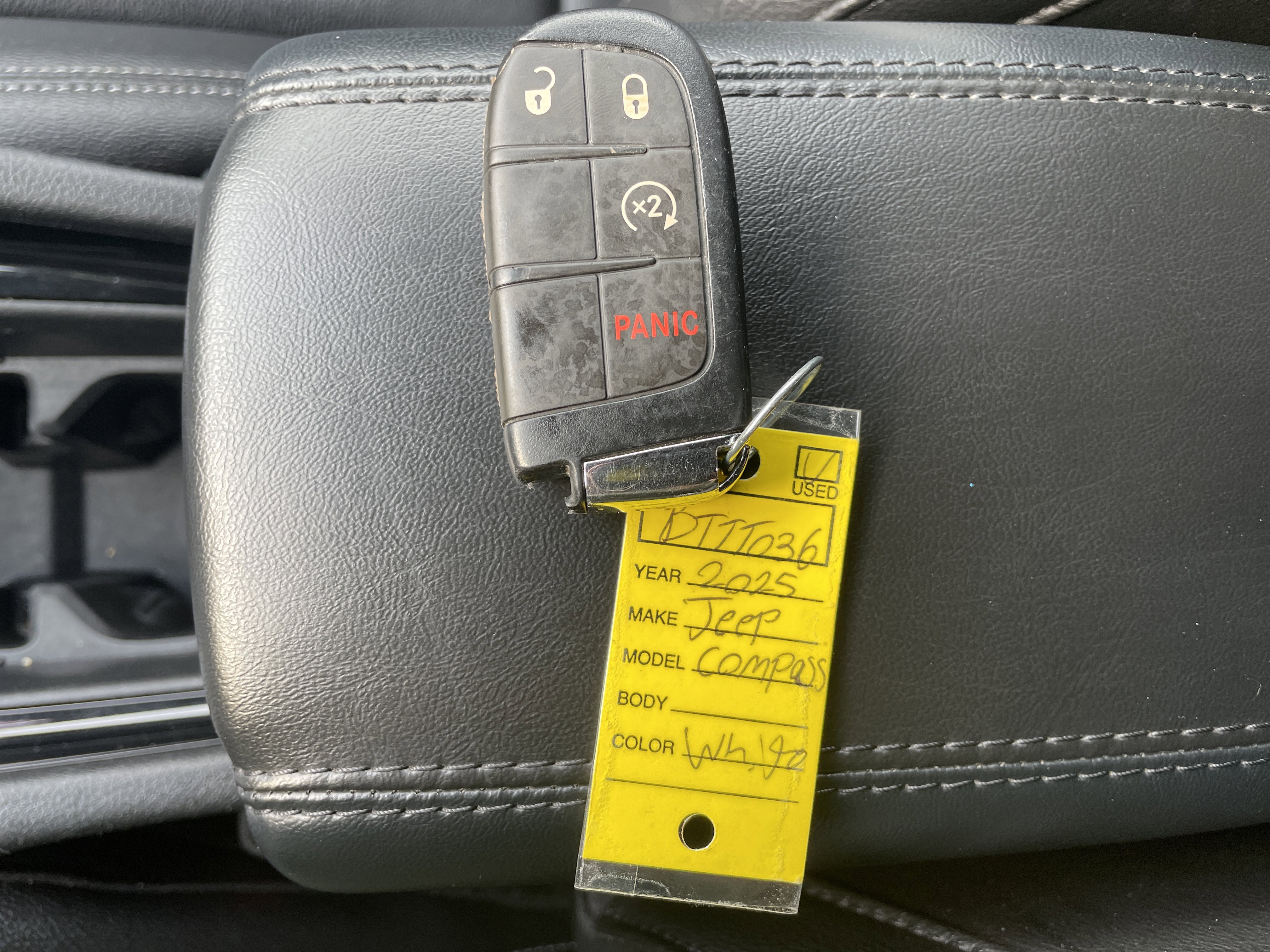 Used 2025 Jeep Compass Limited image 28