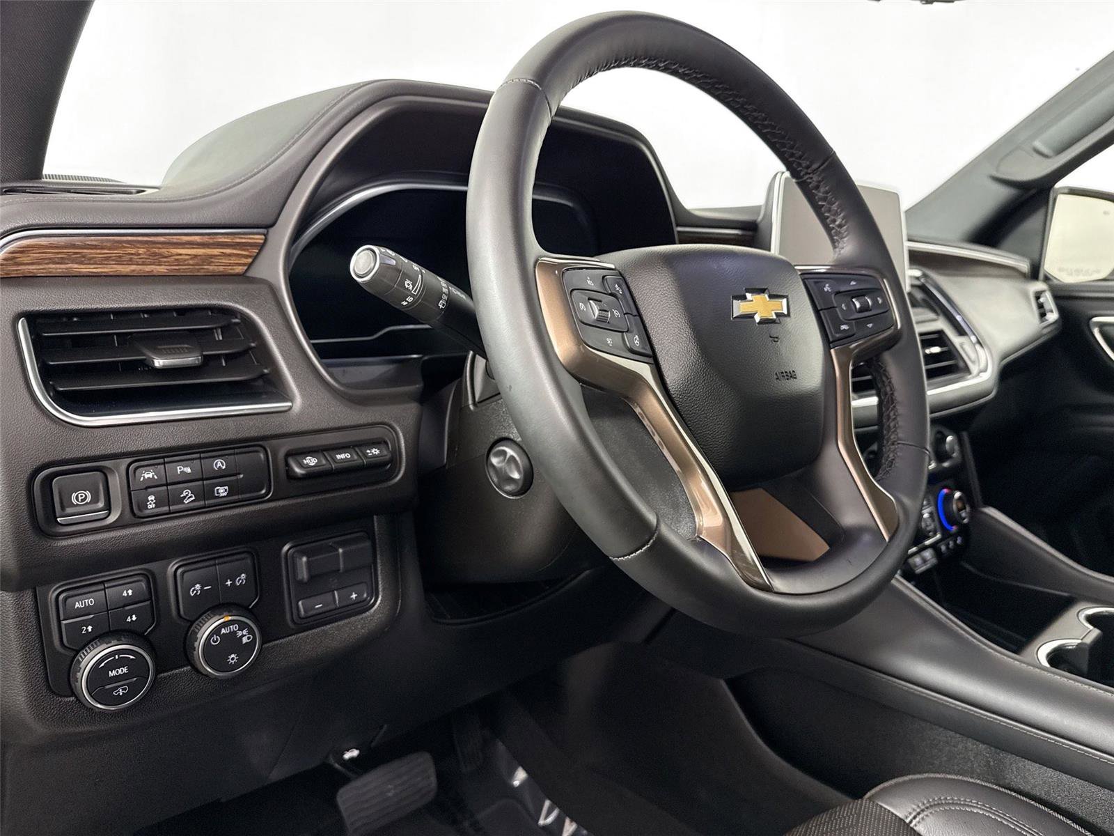 Used 2024 Chevrolet Tahoe High Country AWD/4WD image 4