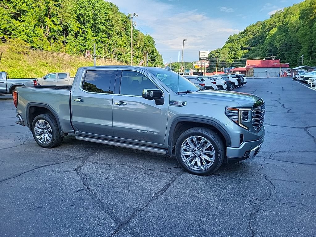Used 2023 GMC Sierra 1500 Denali w/ Denali Reserve Package AWD/4WD image 5