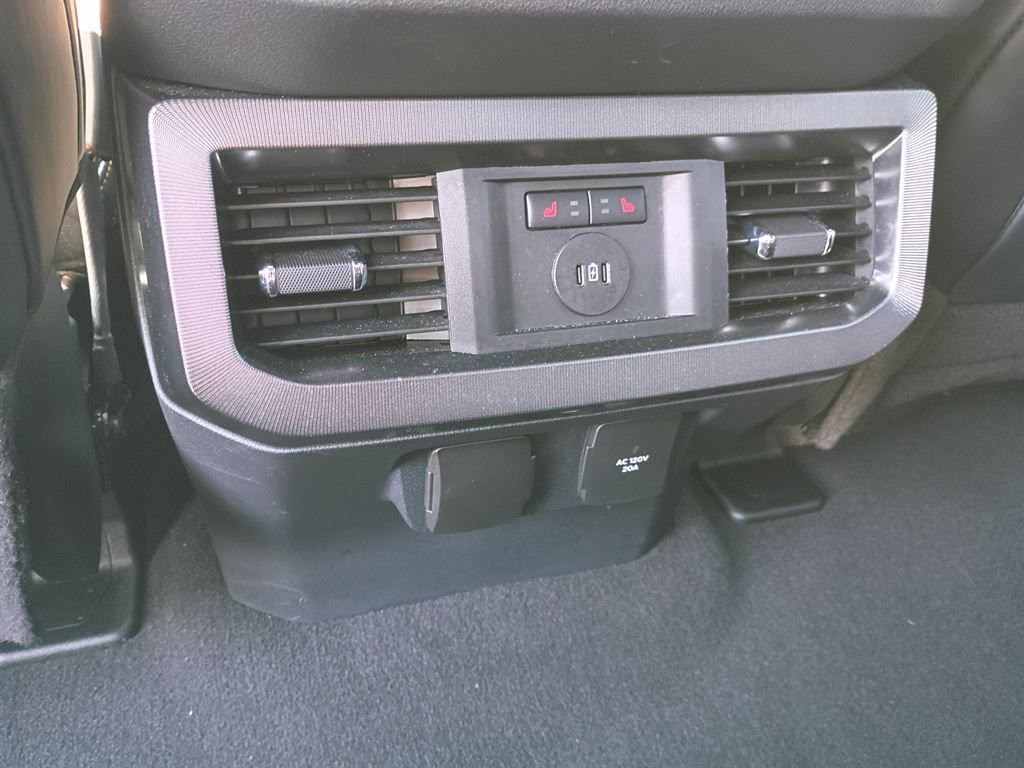 Used 2024 Ford F250 Platinum image 8