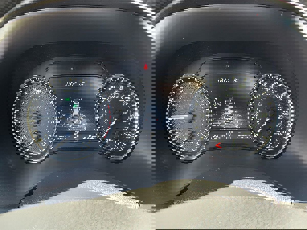 Used 2023 Nissan Armada SV image 25