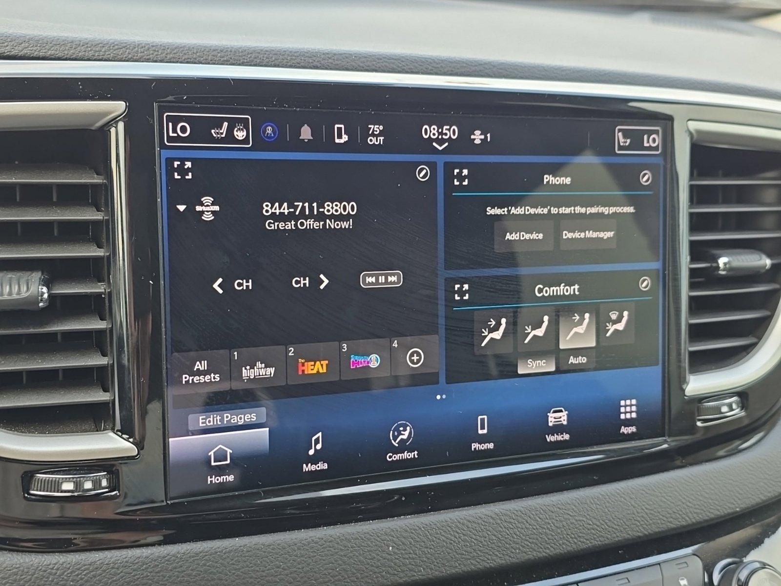 Used 2024 Chrysler Pacifica Touring-L FWD image 26