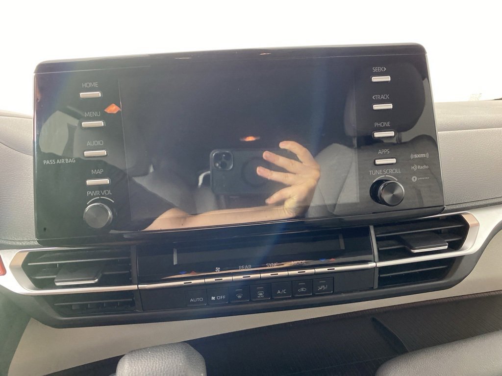 Used 2023 Toyota Sienna LE image 16