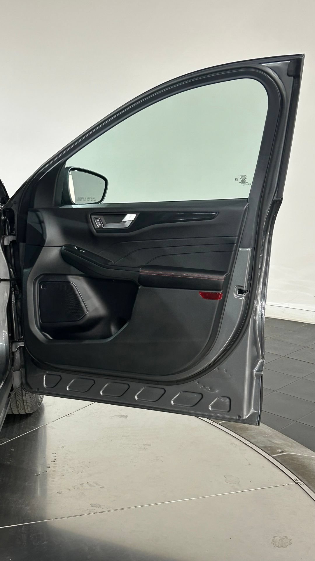 Used 2025 Ford Escape ST-Line AWD/4WD image 44