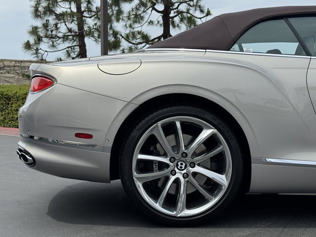 Used 2022 Bentley Continental GT image 21