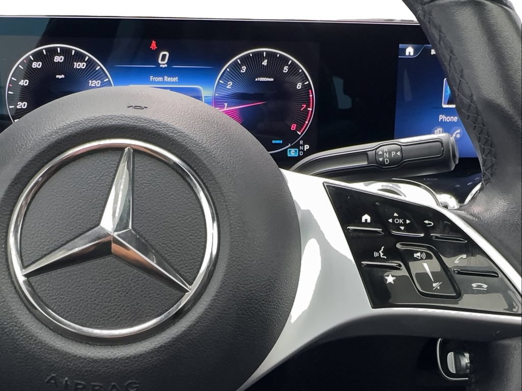 Used 2025 Mercedes-Benz GLB 250 4MATIC image 39