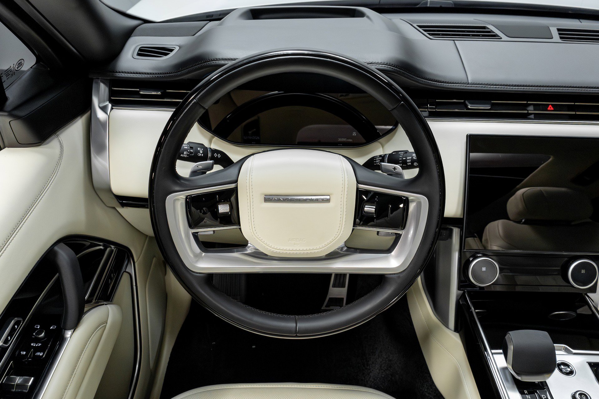 Used 2023 Land Rover Range Rover Long Wheelbase Autobiography image 58