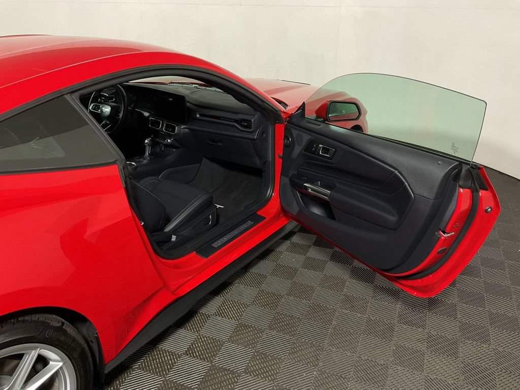 Used 2025 Ford Mustang GT Premium RWD image 32