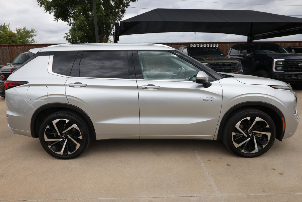 Used 2025 Mitsubishi Outlander SEL AWD/4WD image 4