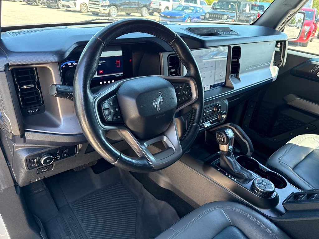Used 2023 Ford Bronco Outer Banks AWD/4WD image 2